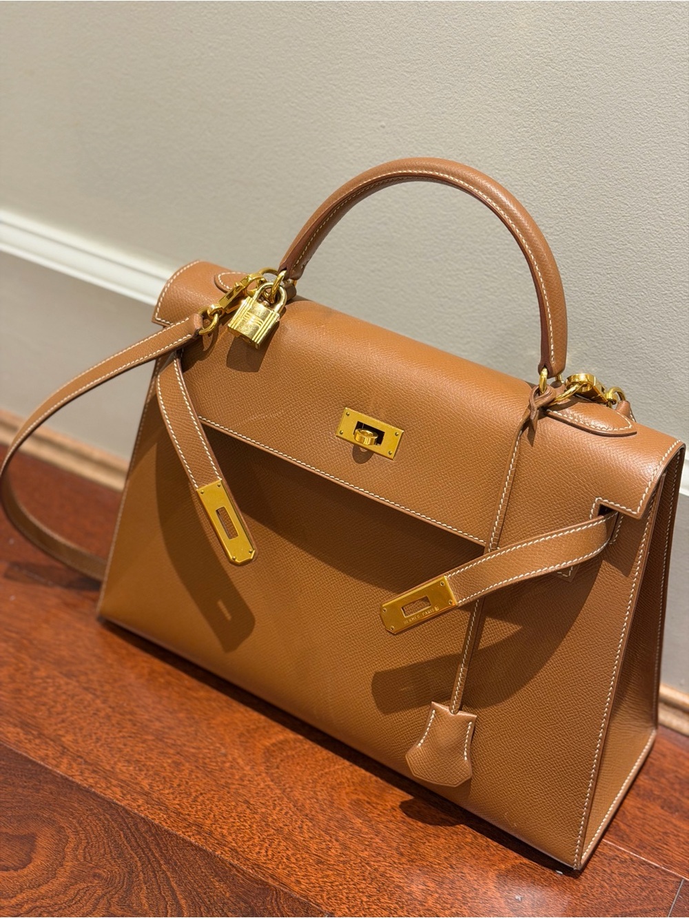 Hermes Kelly 32 Gold Epsom authentic